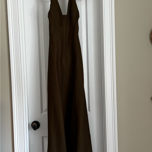 Reformation Dresses & Skirts - Reformation Sleek V-Neck halter Maxi Dress in Dark Olive linen